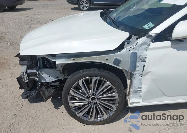 1N4BL4EV5RN369776: 43103347