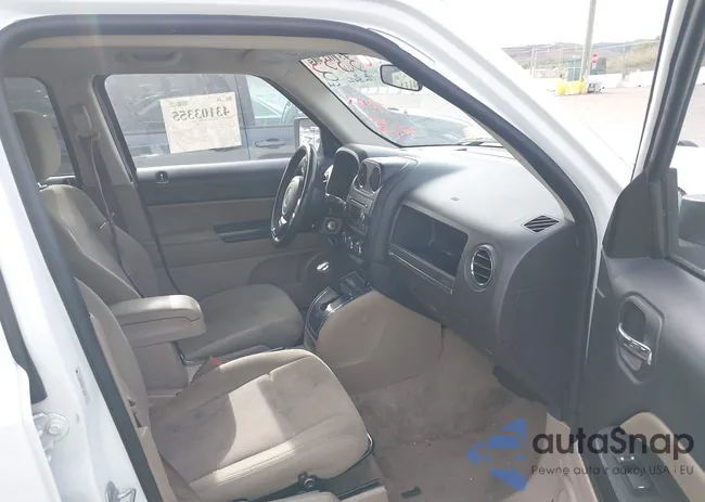 1C4NJPFB1DD157555: 43103355