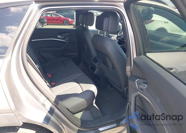 WA1LAAGE9NB010047: 43102789