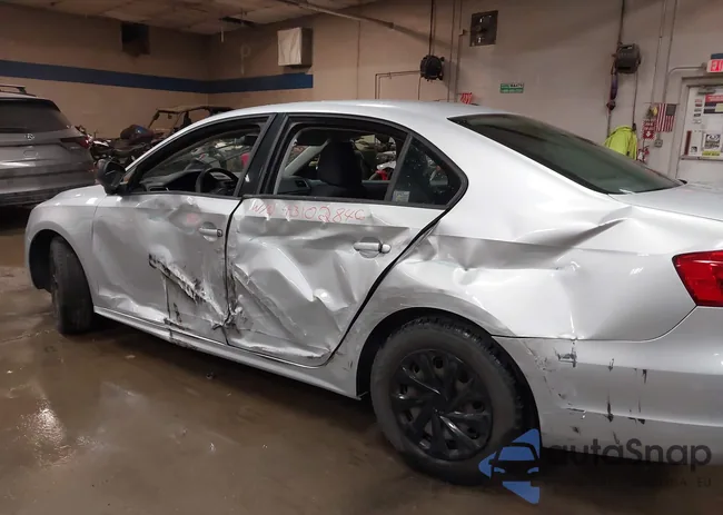 3VW2K7AJ0EM208965: 43102846