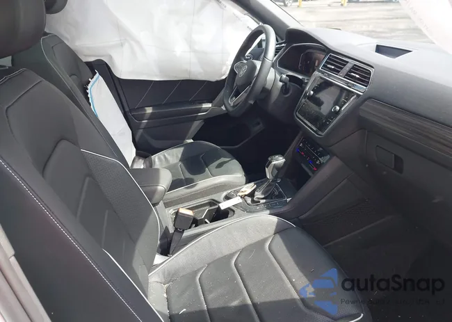 3VV4B7AX1PM034909: 43102947