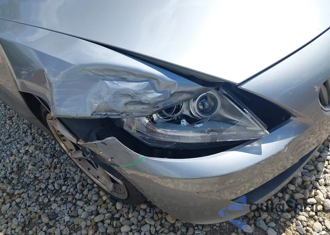 4USBU53517LX02610: 43104367