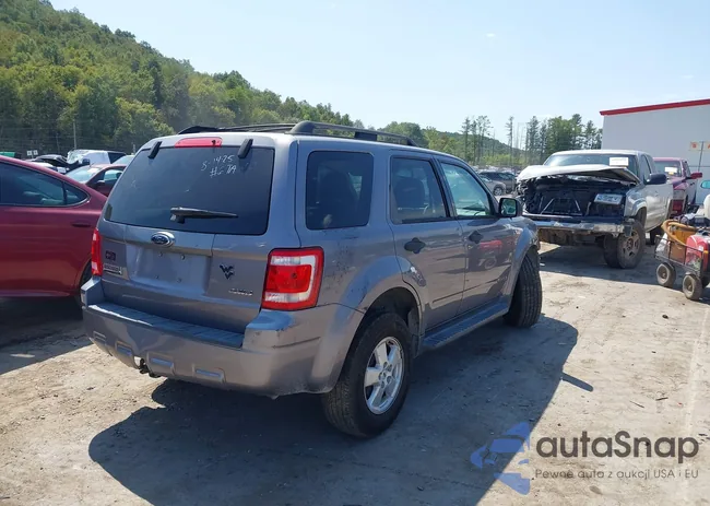 1FMCU93188KC15664: 43104442