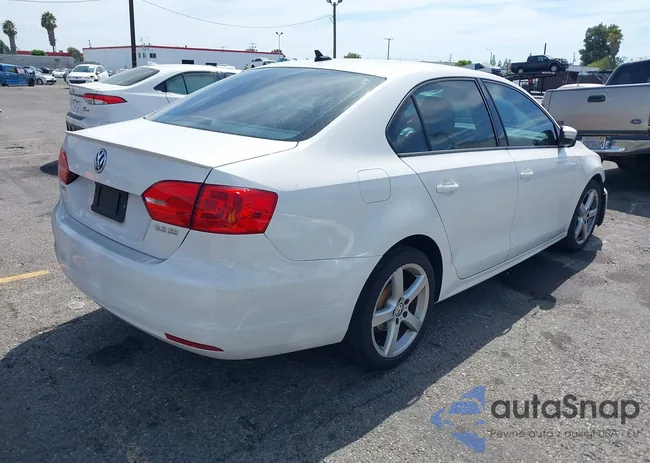 3VWDP7AJ2CM059319: 43105425