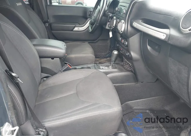 1C4HJWEG5HL677421: 43104828