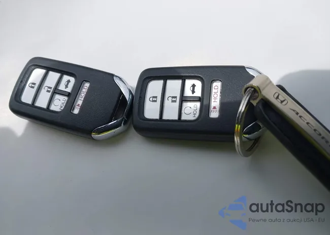 1HGCR3F90HA002929: 43106131