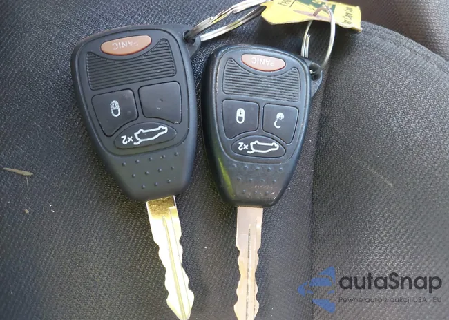 1C3LC56B09N532492: 43106141