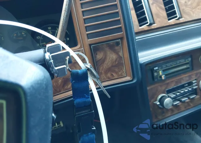 1GTCW80J3CR501094: 43106311