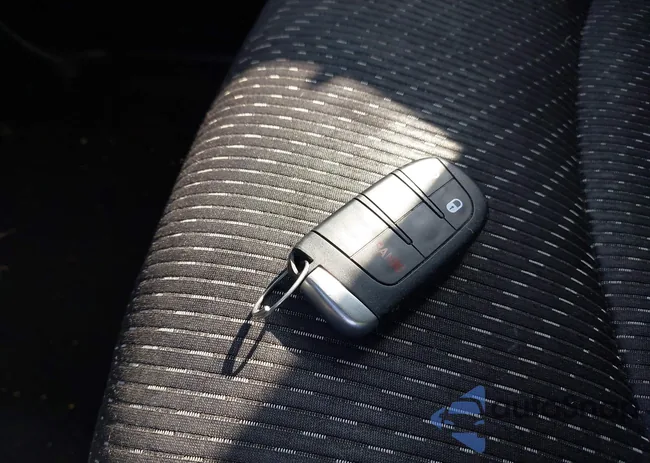 3C4PDCBB8JT475046: 43106349