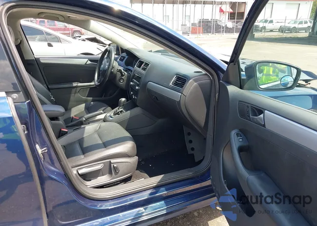 3VWDP7AJ5DM283136: 43106418