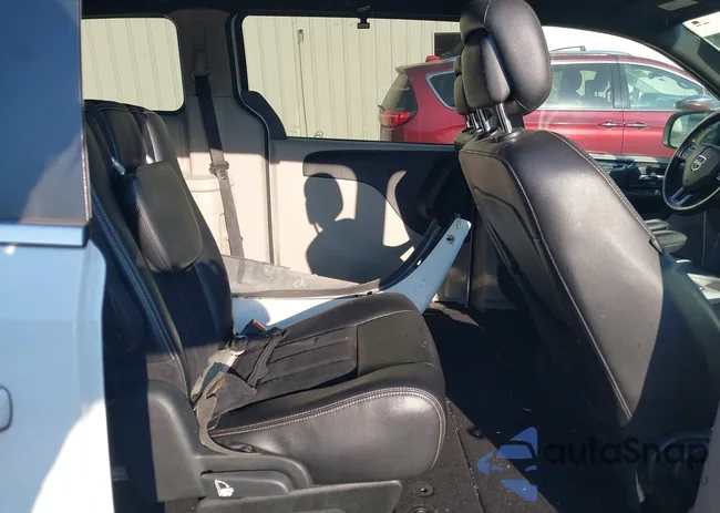 2C4RDGCG9JR300351: 43105911