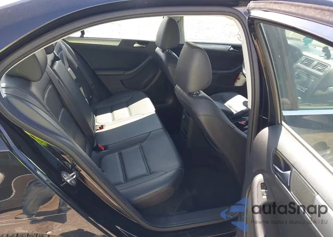 3VWD17AJ3FM297668: 43107110