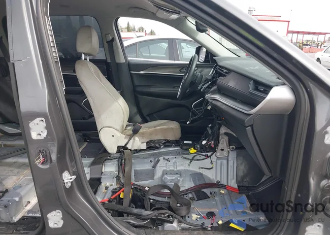 1C4RJKBG0N8515955: 43107136