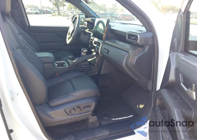 3TYLB5JN9RT049484: 43107514