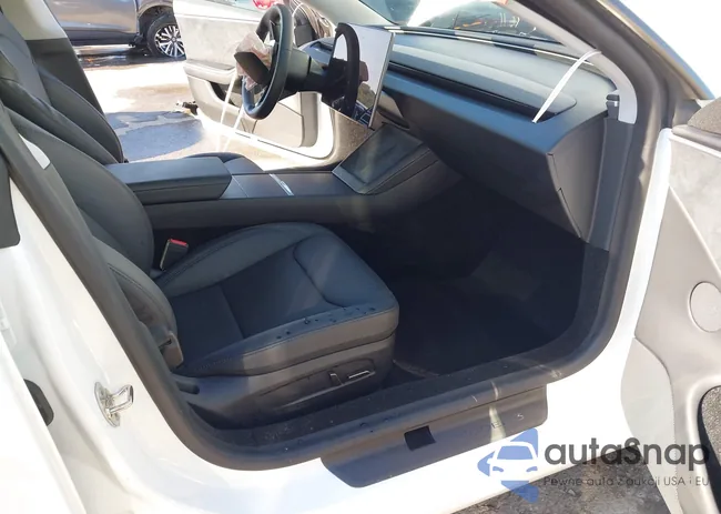 5YJ3E1EB5RF818532: 43107689