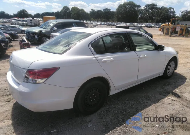 1HGCP2F37AA077256: 43106796