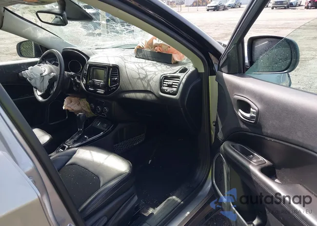 3C4NJCBB8JT368109: 43106871