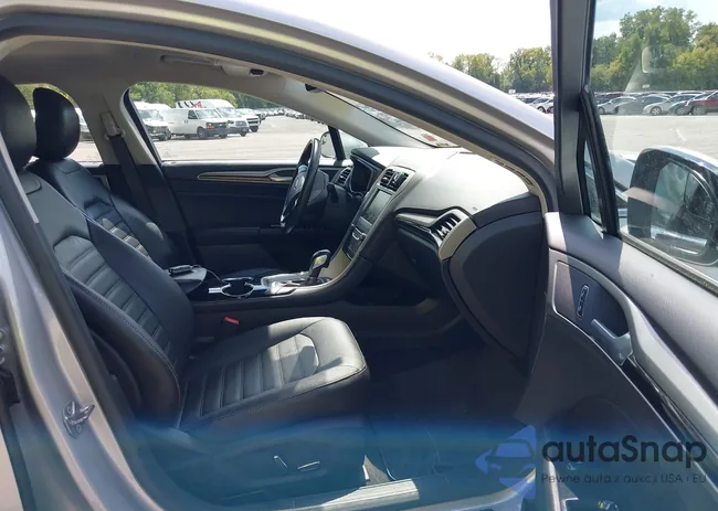 3FA6P0PUXFR272763: 43106943