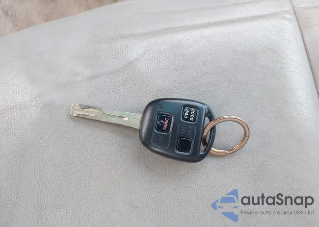 2T2GK31U38C049685: 43106983