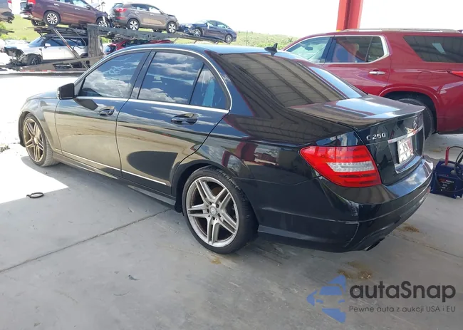 WDDGF4HB4DR264775: 43108061