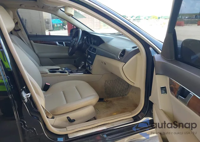 WDDGF4HB4DR264775: 43108061