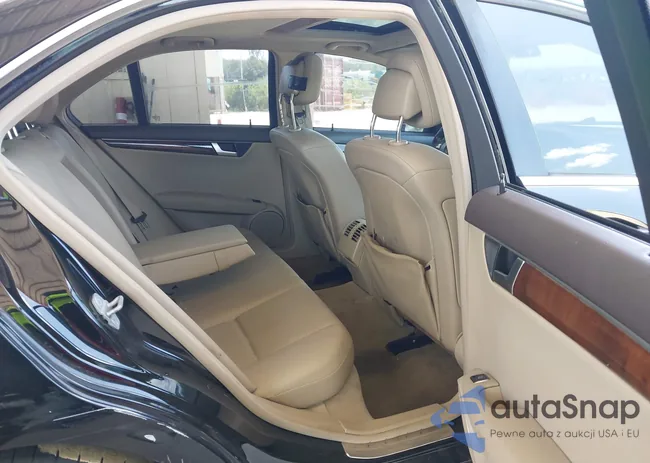 WDDGF4HB4DR264775: 43108061