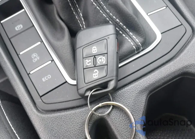 3VWEM7BUXRM049717: 43109329