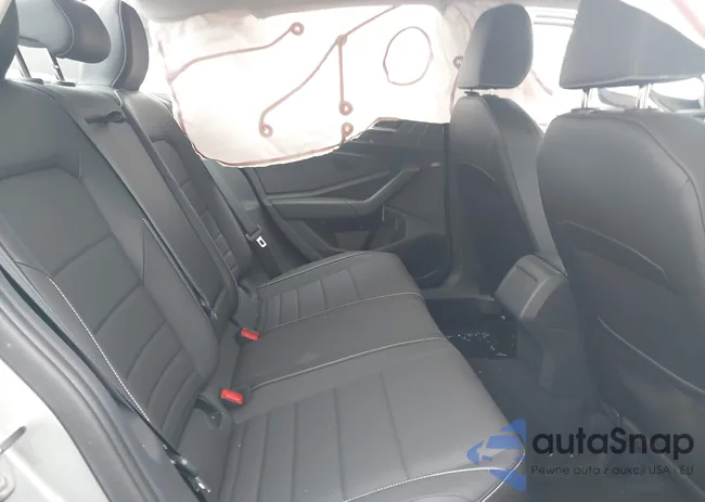 3VWEM7BUXRM049717: 43109329