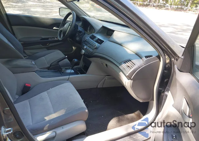 1HGCP26448A151011: 43109477