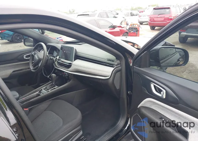 3C4NJDANXST550588: 43109545