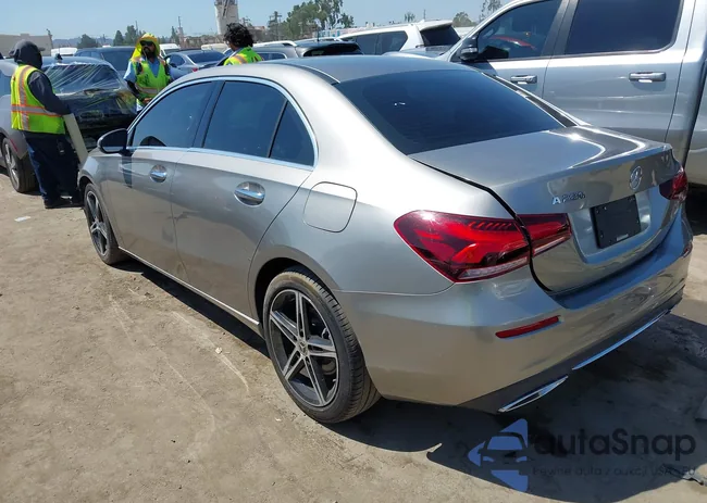 WDD3G4EB9KW020649: 43109563