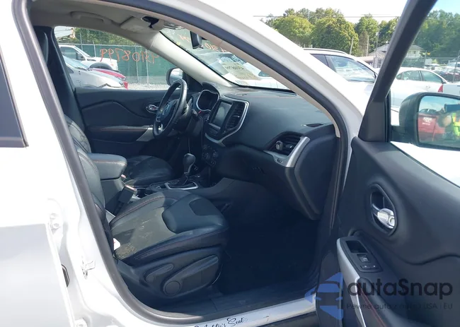 1C4PJMBB4HW635880: 43108799