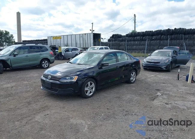 3VWLL7AJ8DM203206: 43109079