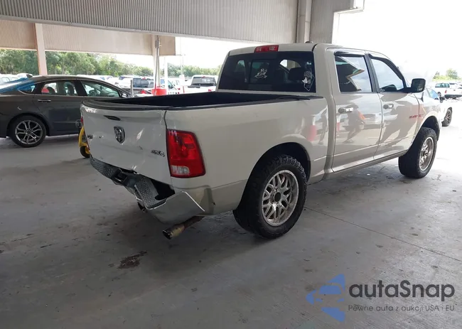 1D3HV13T79S808256: 43110338