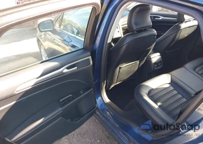 3FA6P0MUXKR117824: 43109895