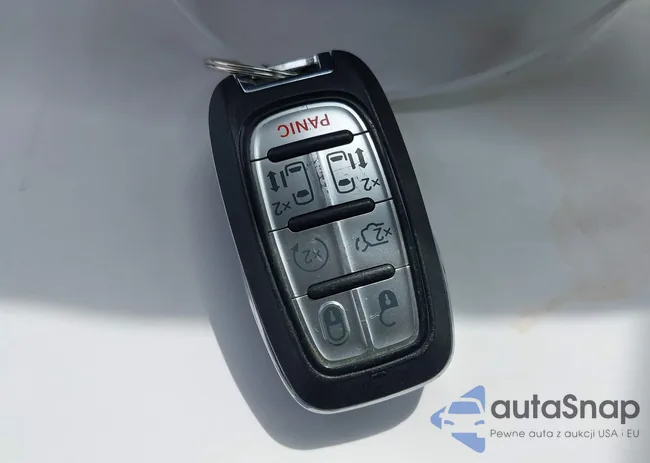 2C4RC1N71JR213556: 43111121