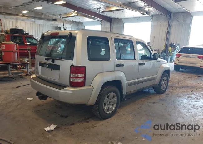 1C4PJMAK2CW112996: 43111298