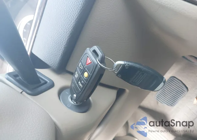 YV4952CZ2C1626837: 43112295