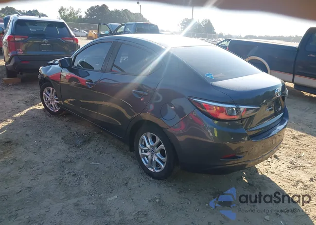 3MYDLBYV8JY331986: 43112390