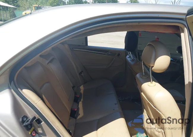 WDBRF64J42F195787: 43112405