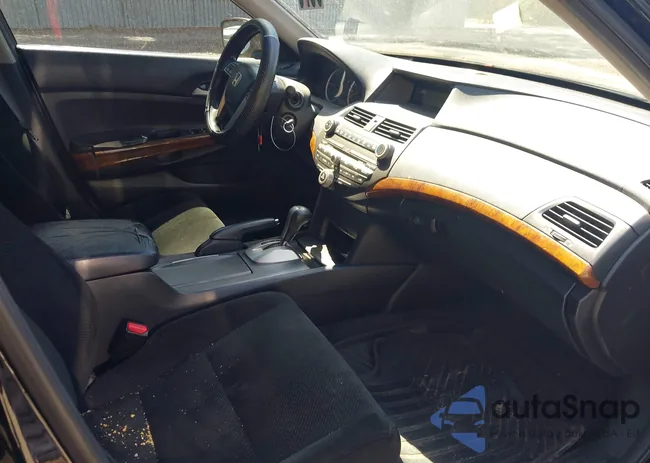 1HGCP2F74CA069671: 43111942