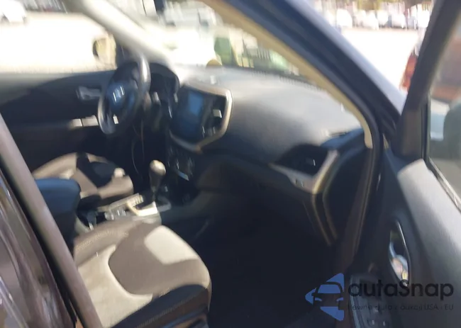 1C4PJMAB7FW594126: 43113284