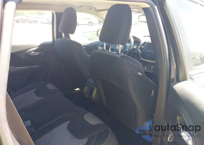 1C4PJMAB7FW594126: 43113284