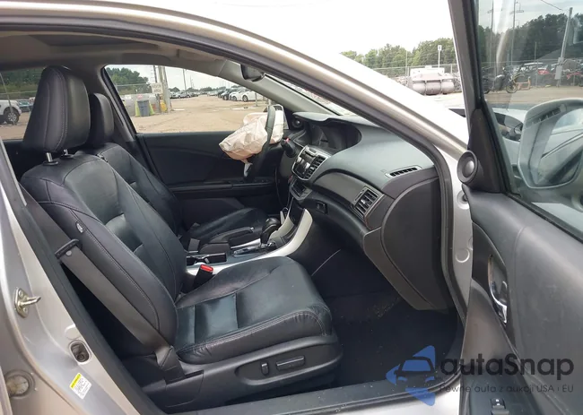 1HGCR2F81FA132992: 43113584