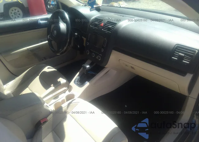 3VWRZ7AJ7AM008024: 43112709