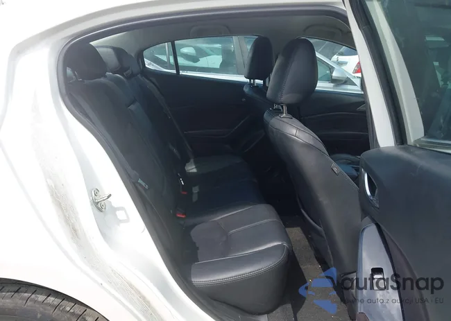 3MZBN1V37JM254089: 43112795