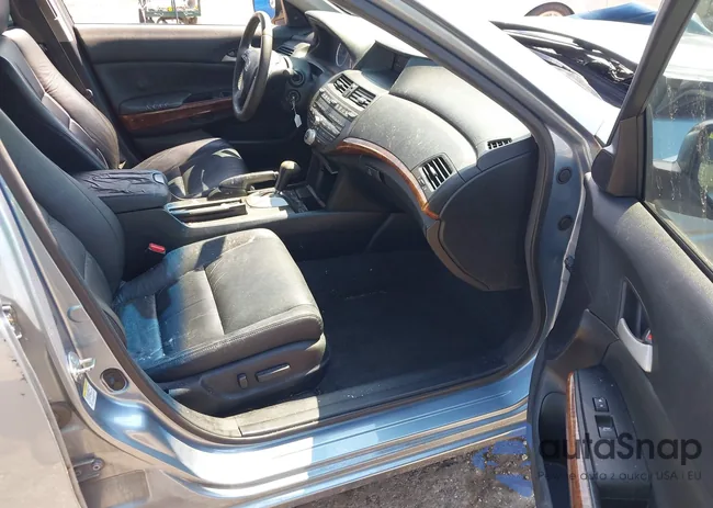 1HGCP2F89CA060943: 43112810