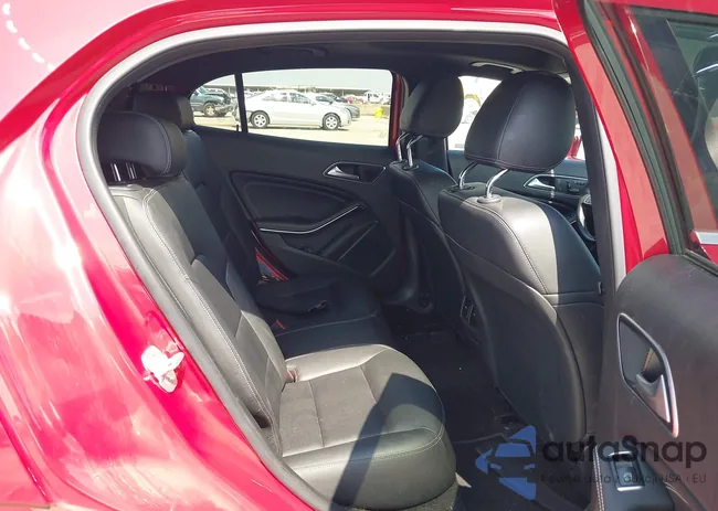 WDCTG4EB4HJ296473: 43112816