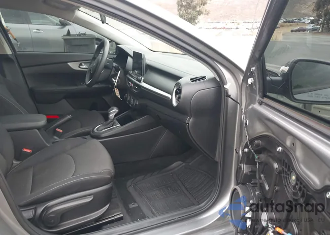 3KPF24AD8NE469199: 43114530