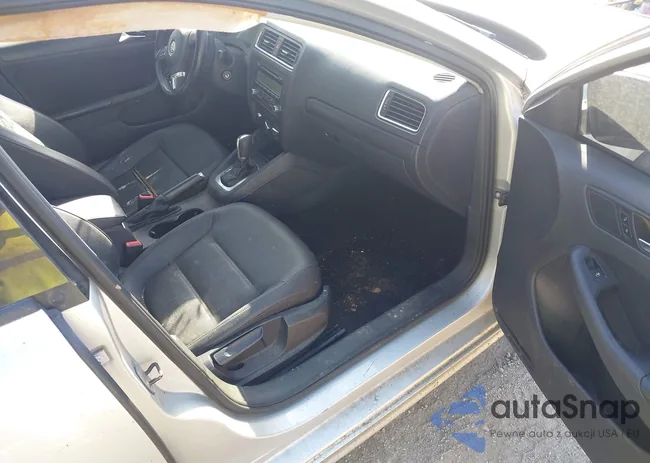 3VWDX7AJXBM346552: 43115444